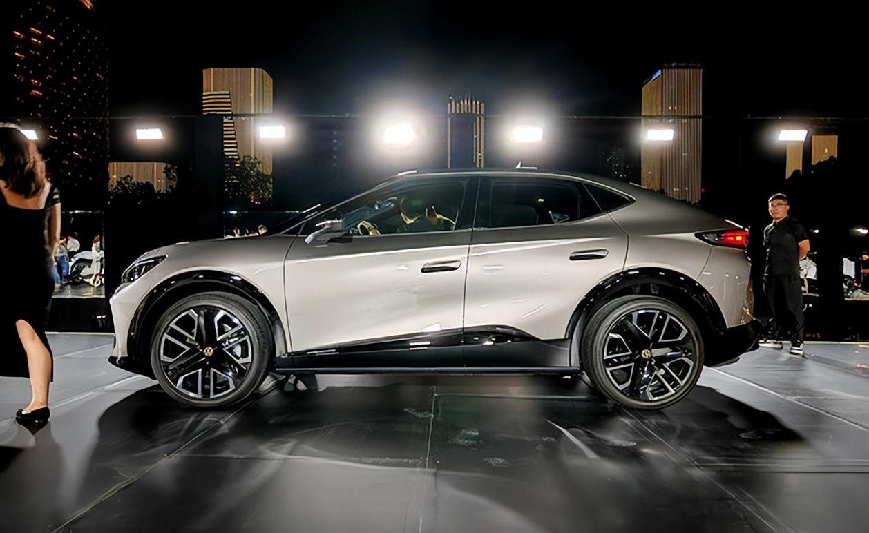 售價(jià)20.99萬元起！大眾首款金標(biāo)SUV ID.UNYX 與眾正式上市