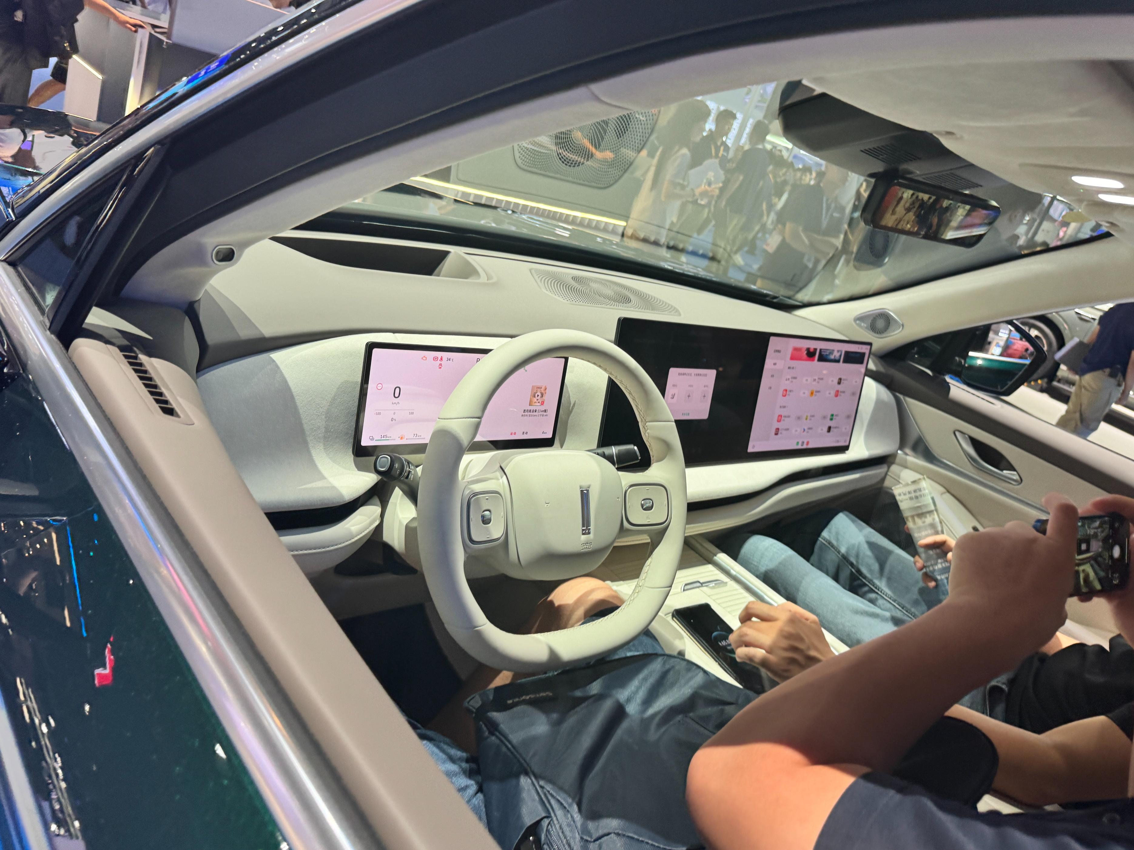搭載長城高階智能駕駛技術！魏牌全新藍山智駕版成都車展亮相
