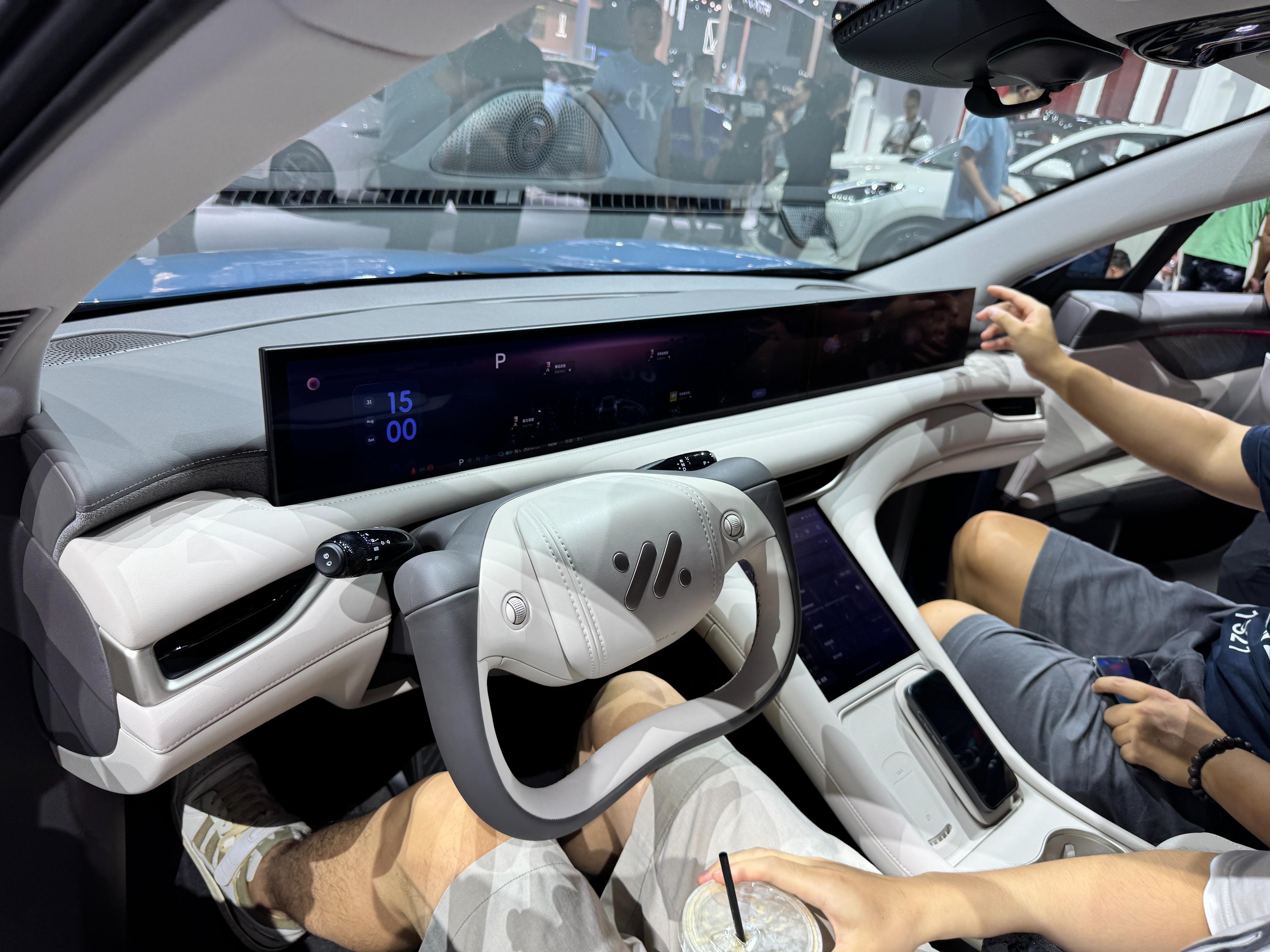 22.99萬元起！智己全新LS6成都車展開啟預售