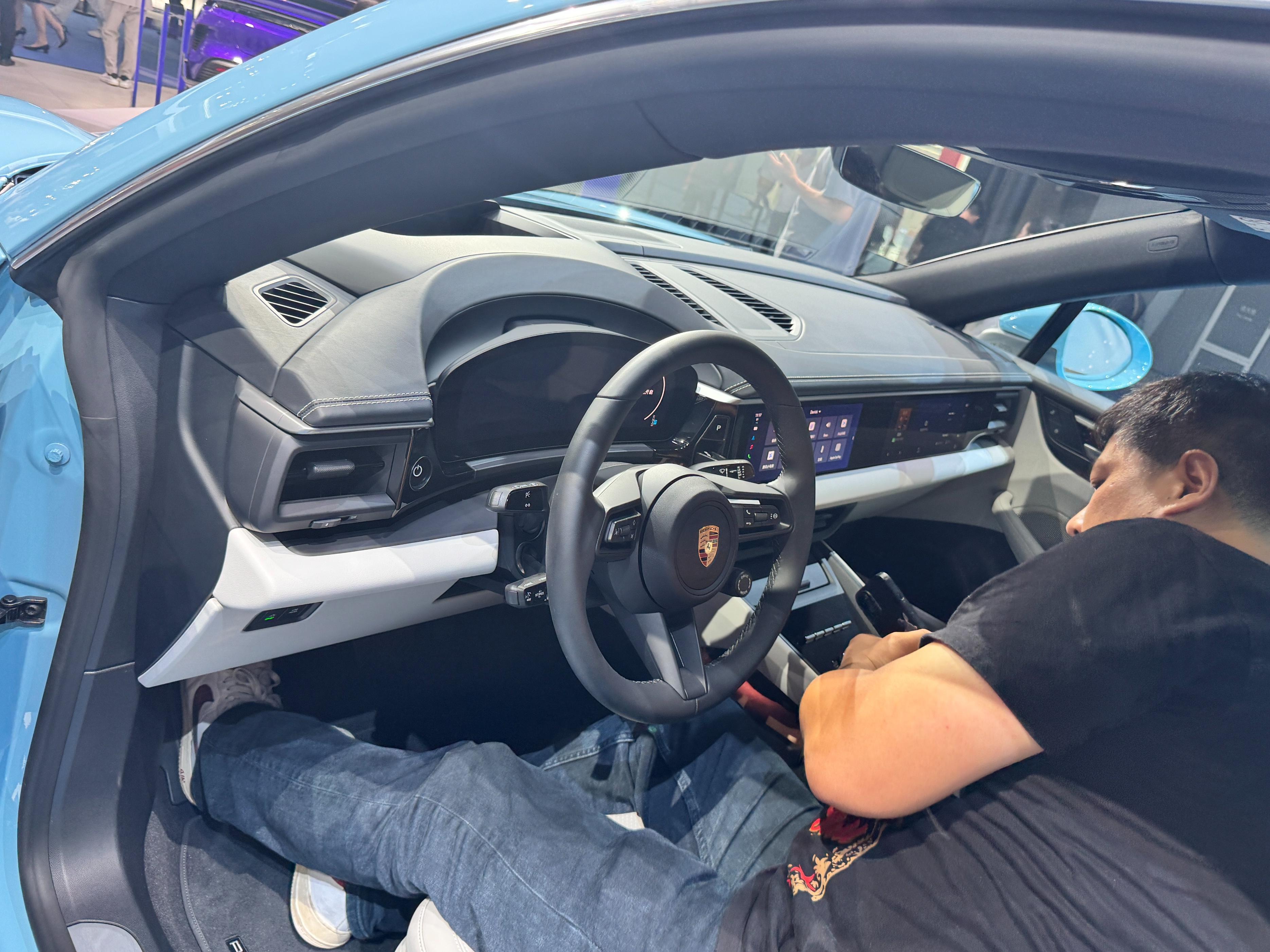 【成都車展】保時(shí)捷全新Macan EV長(zhǎng)續(xù)航版亮相