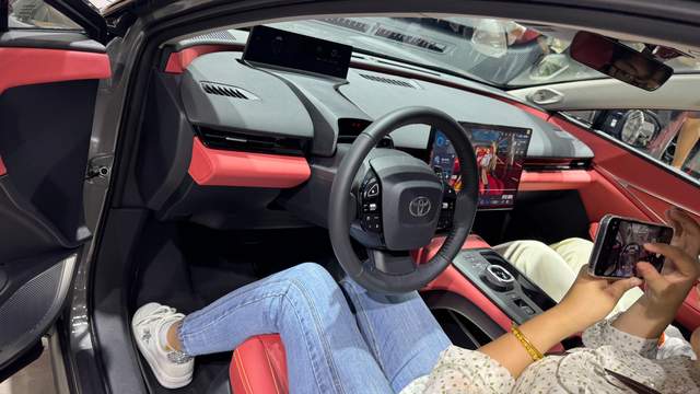 配有Toyota Pilot高階智駕系統(tǒng)！一汽豐田bZ3C在廣州車展首發(fā)亮相