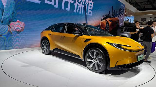 配有Toyota Pilot高階智駕系統(tǒng)！一汽豐田bZ3C在廣州車展首發(fā)亮相