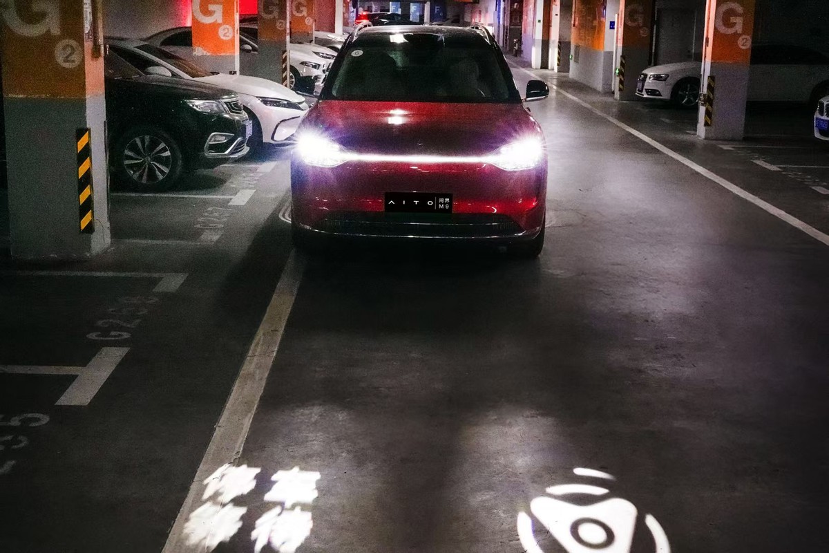 問界智駕累計里程超10億公里是怎樣做到的？