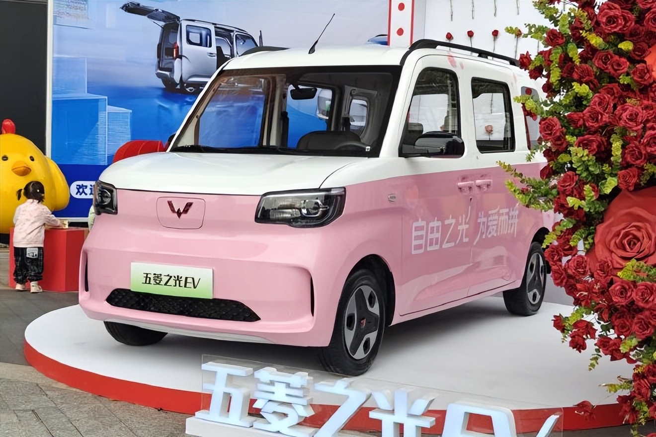售價(jià)4.78萬元起！五菱之光正式上市