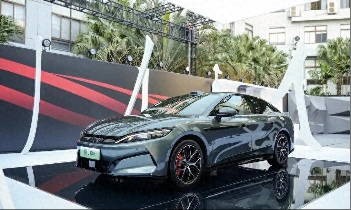 預(yù)售價(jià)27萬元起！比亞迪全新轎車漢 L EV開啟預(yù)售