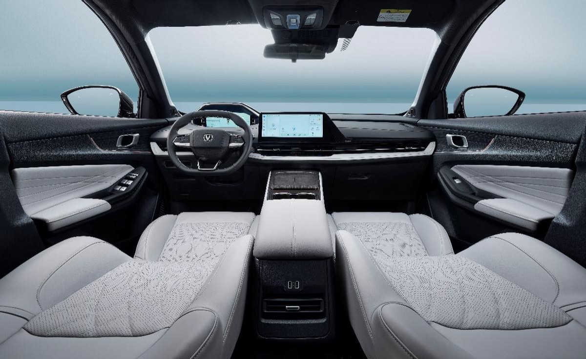 長安逸動PHEV & CS55PLUS PHEV 加電雙車登陸天津